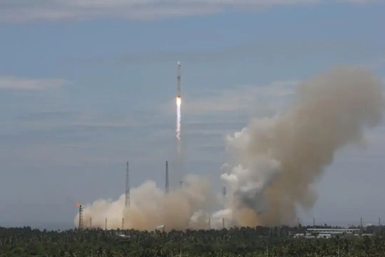 历史性突破！长征十号乙首飞成功	，我国运载火箭首次实现可控回收！商业航天多只股票午后秒板
