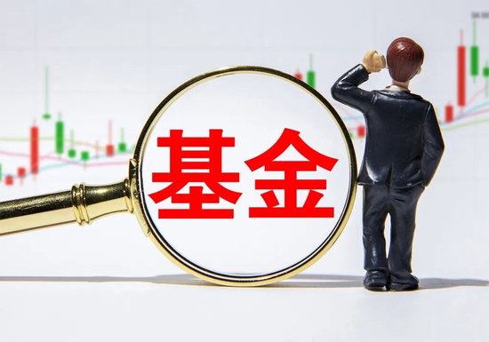 半年涨幅183%夺冠，方正富邦吴昊“一拖多”业绩分化遭争议